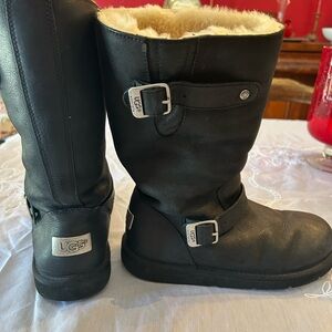 UGG Black moto Boots with sheepskin Lining